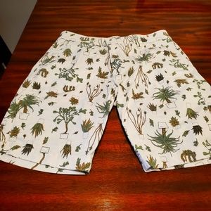 LEVI’S® - Size 30 Waist XX CHINO TAPER FIT HOUSE PLANT PRINTED 9.5" MEN'S SHORTS